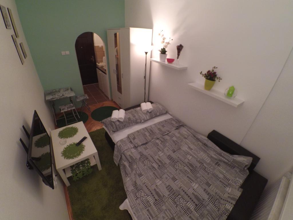 Ferienwohnung Sleep And Go Pedja Belgrad Exterior foto