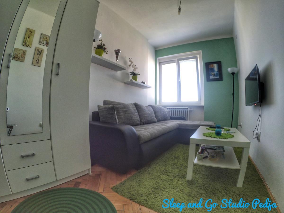 Ferienwohnung Sleep And Go Pedja Belgrad Exterior foto