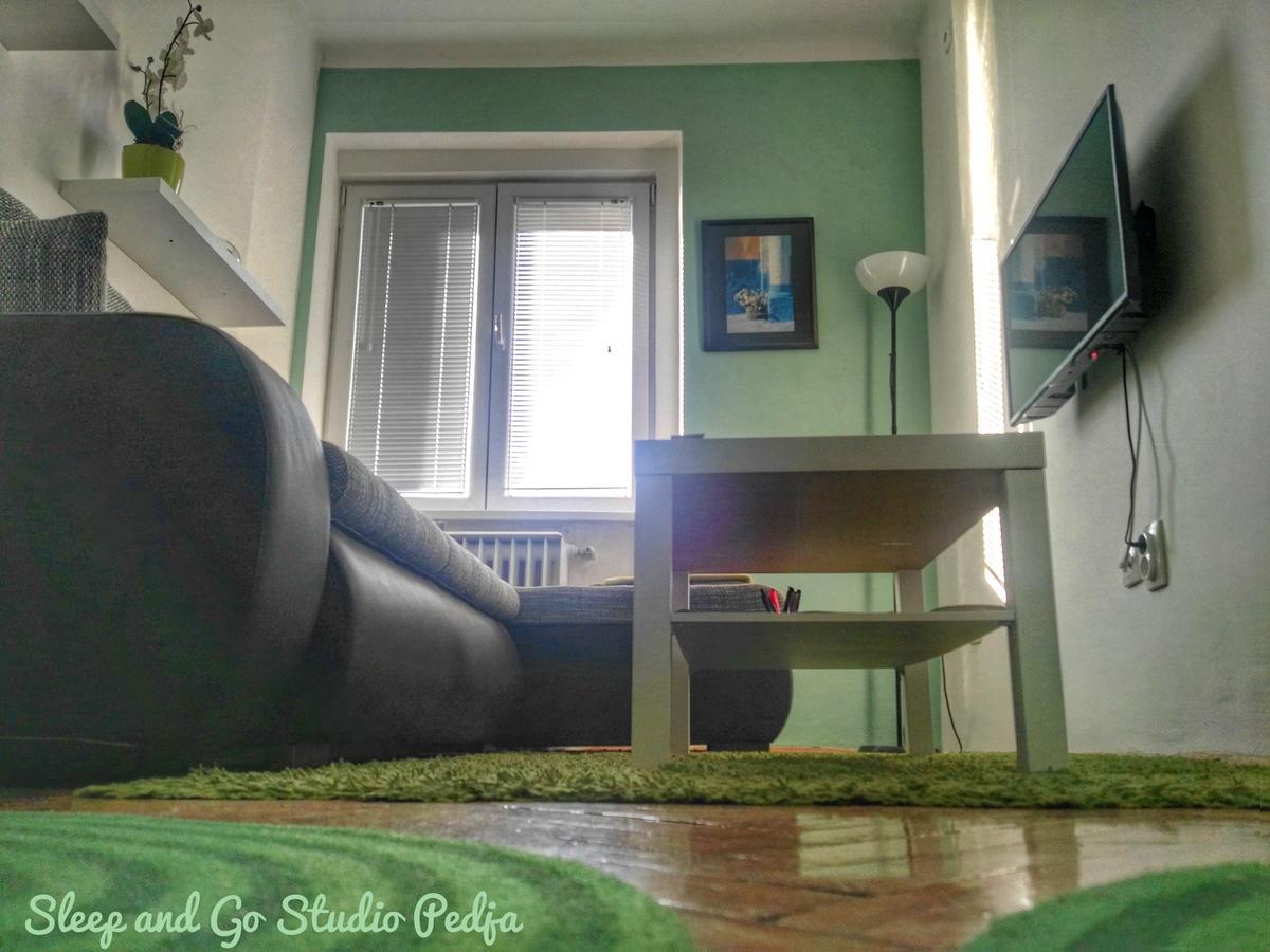 Ferienwohnung Sleep And Go Pedja Belgrad Exterior foto
