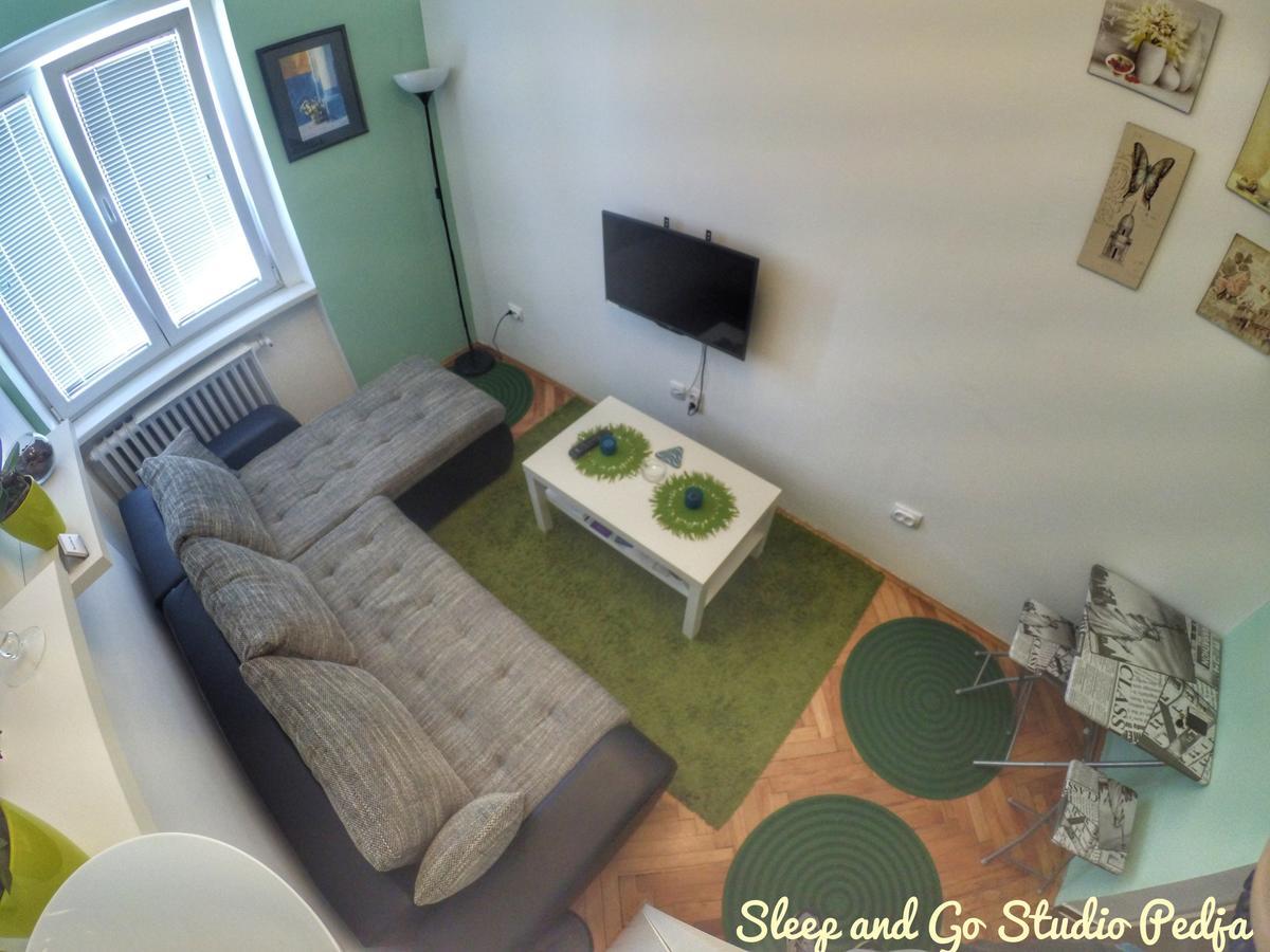 Ferienwohnung Sleep And Go Pedja Belgrad Exterior foto